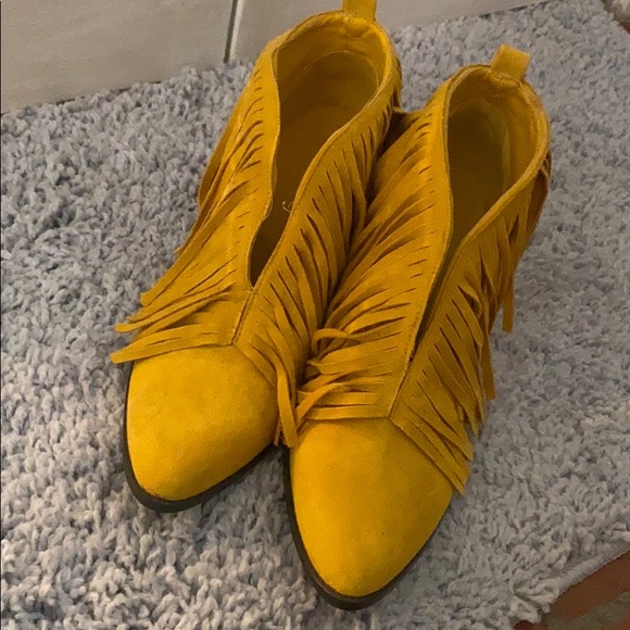Shoes - *NEVER WORN* Fringe booties